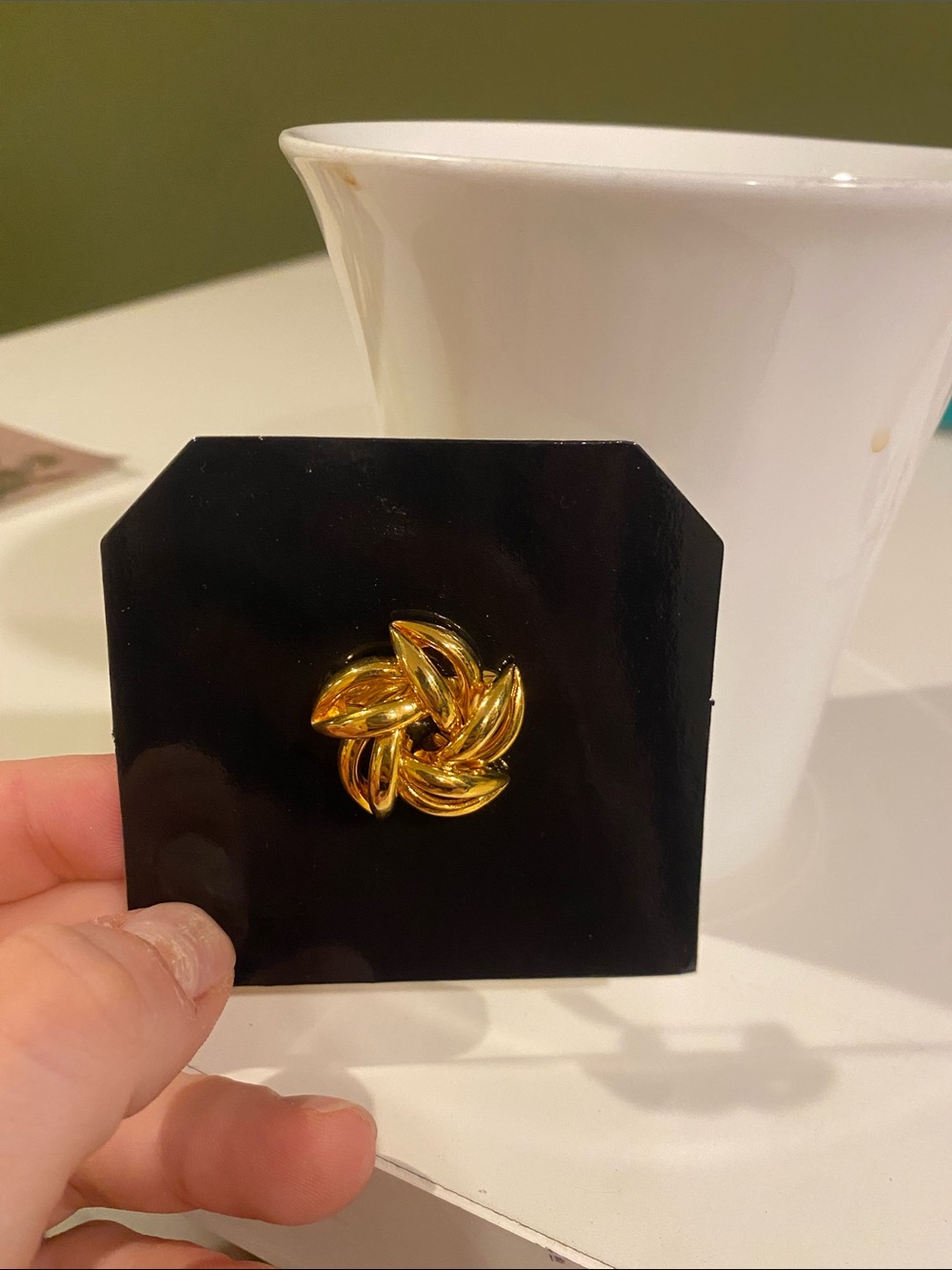 Classic Gold Twisted Knot Brooch for Women